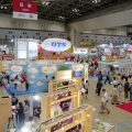 新しい旅行情報を求めて多くの人が会場に足を運んだ