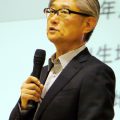講演する堤監督