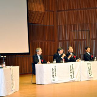 パネル討論では東北復興に向け熱い思いが語られた