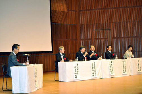 パネル討論では東北復興に向け熱い思いが語られた