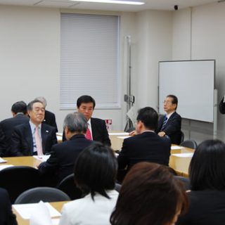 旅館3団体会長も出席した設立総会（右端が川内会長）