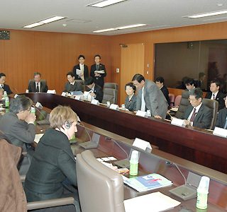 3月にはシンポジウムも(初会合の模様)