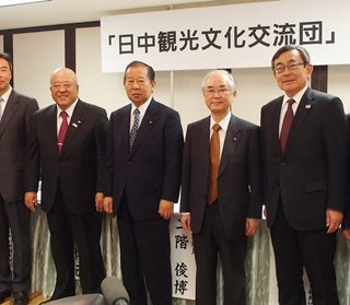 主催・後援団体のトップが出席した2月25日の記者会見