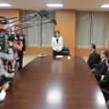 森消費者担当相が業界団体に対策を要請。冒頭部分は報道陣に公開された（8日）