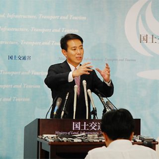 会見する前原国交相(17)日