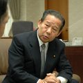 観光への思いを熱っぽく語る二階経産大臣=16日、大臣室で