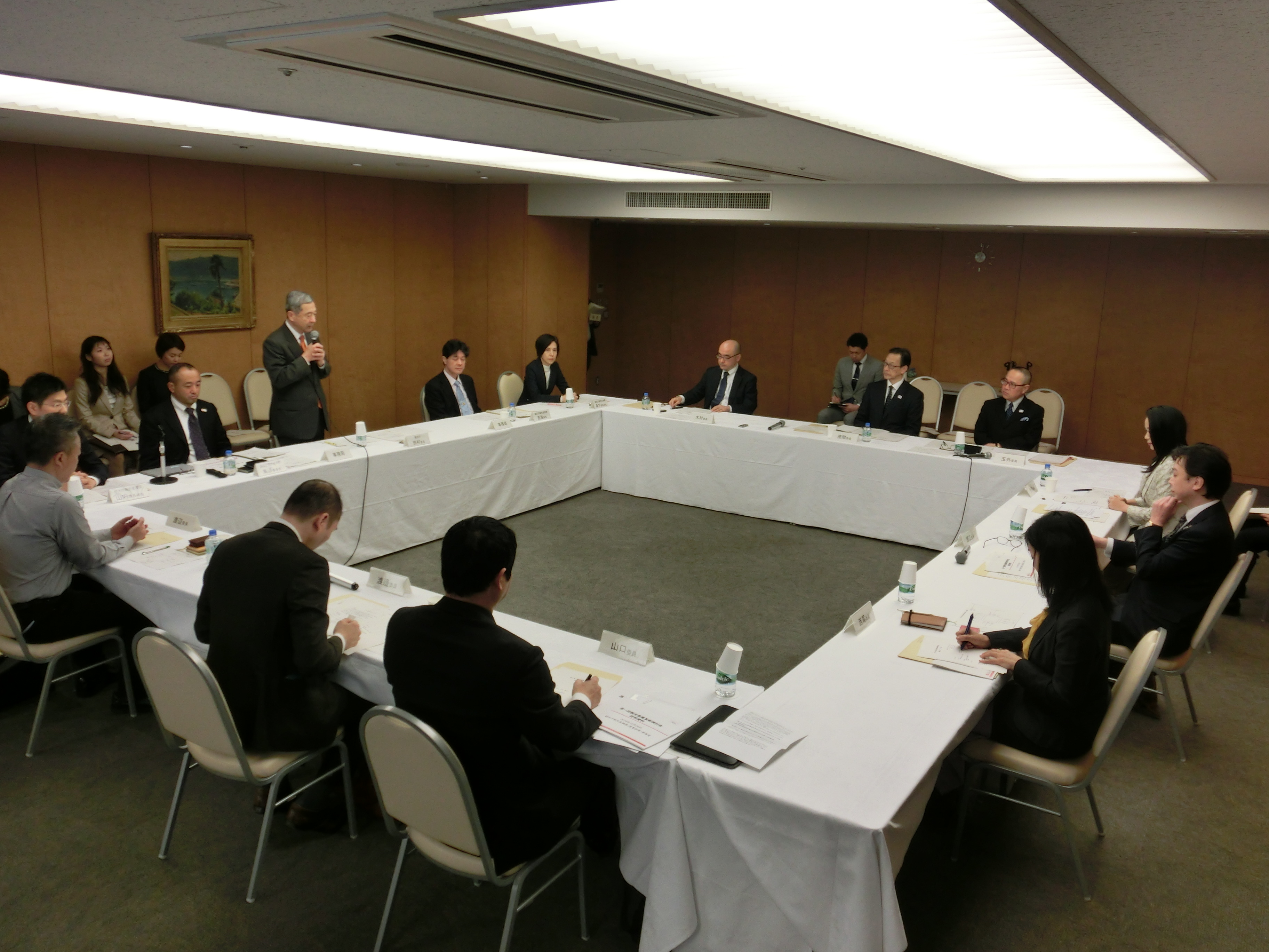 観光産業革新検討会初会合