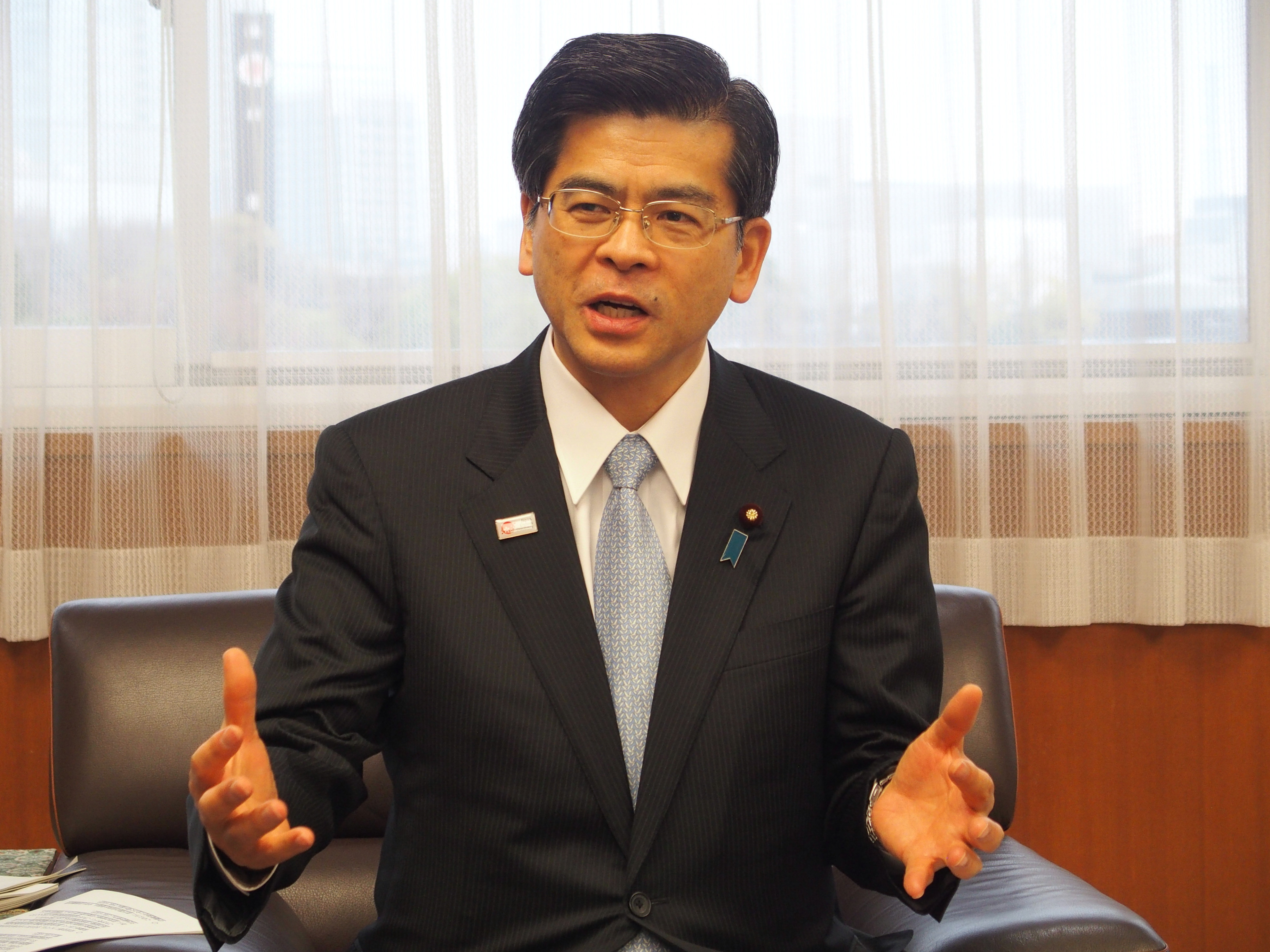 石井国交相